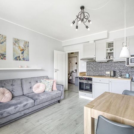 Gama Home Kondratowicza18 Varšava Exteriér fotografie