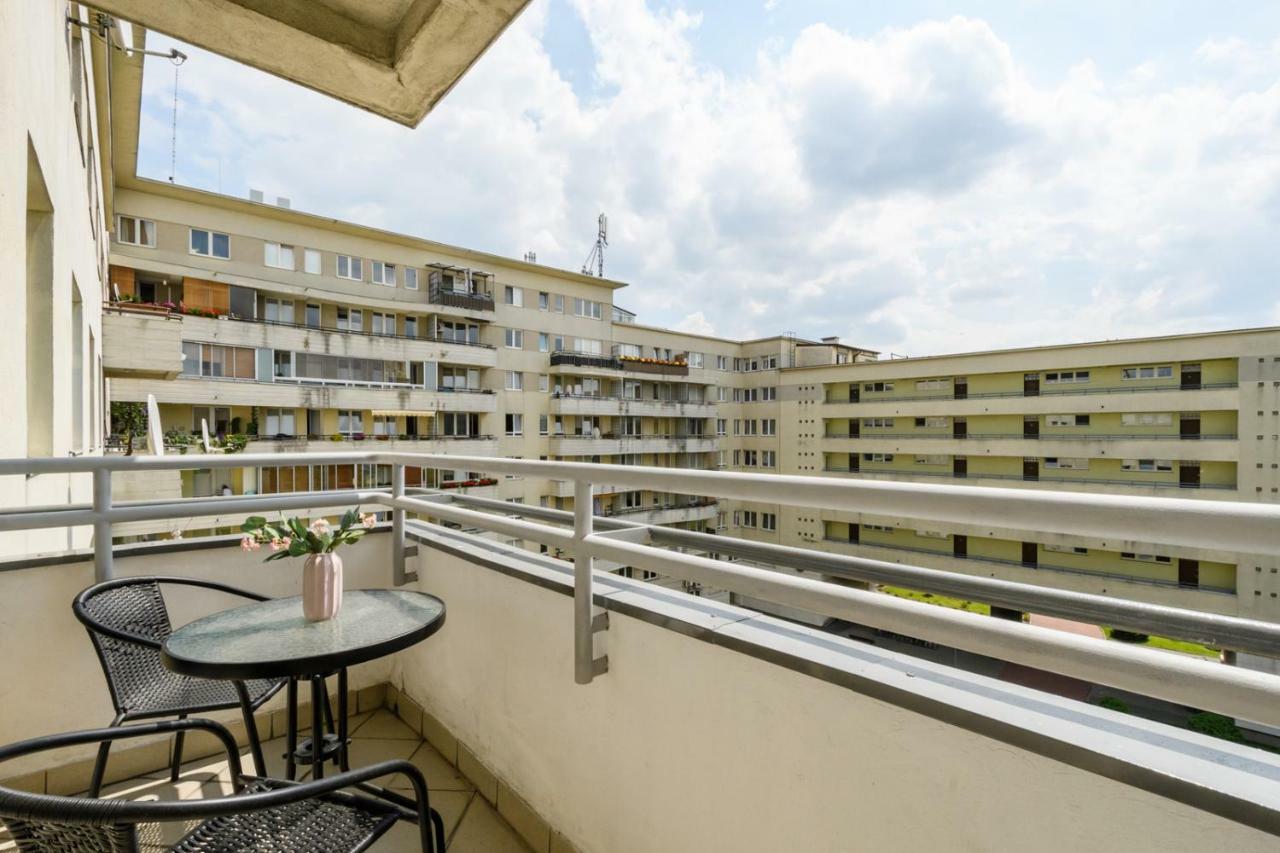 Gama Home Kondratowicza18 Varšava Exteriér fotografie